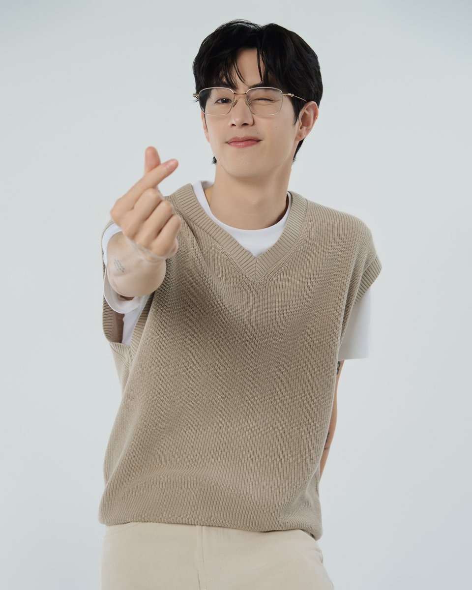 Mark Tuan Official tweet media