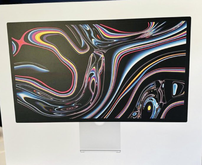 raghustwt's tweet image. Unboxing time 🕰️ 
#StudioDisplay