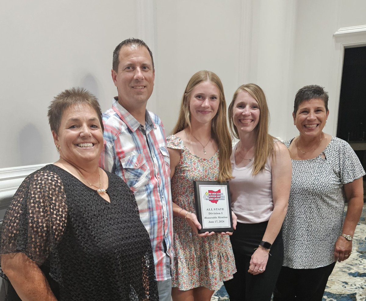 ClaySoftball's tweet photo. Celebrating @OliviaHaas2026 at the All-Ohio Softball Banquet tonight. So proud...well deserved!
@clayathletics @ClayHSEagles https://t.co/7Rh97q9zAC
