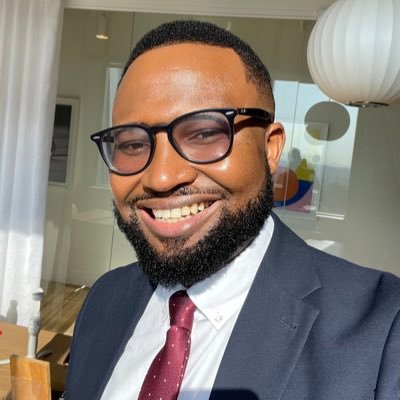 AmukelaniMoyani's tweet photo. How come this Zimbabwean @MightiJamie ,Never has anything to say about Zimbabwe? Not about the rigged elections,Gold Mafia,Sir Wicknell?But he's always cheering Jacob Zuma and Julius Malema? https://t.co/Momdfat9Se
