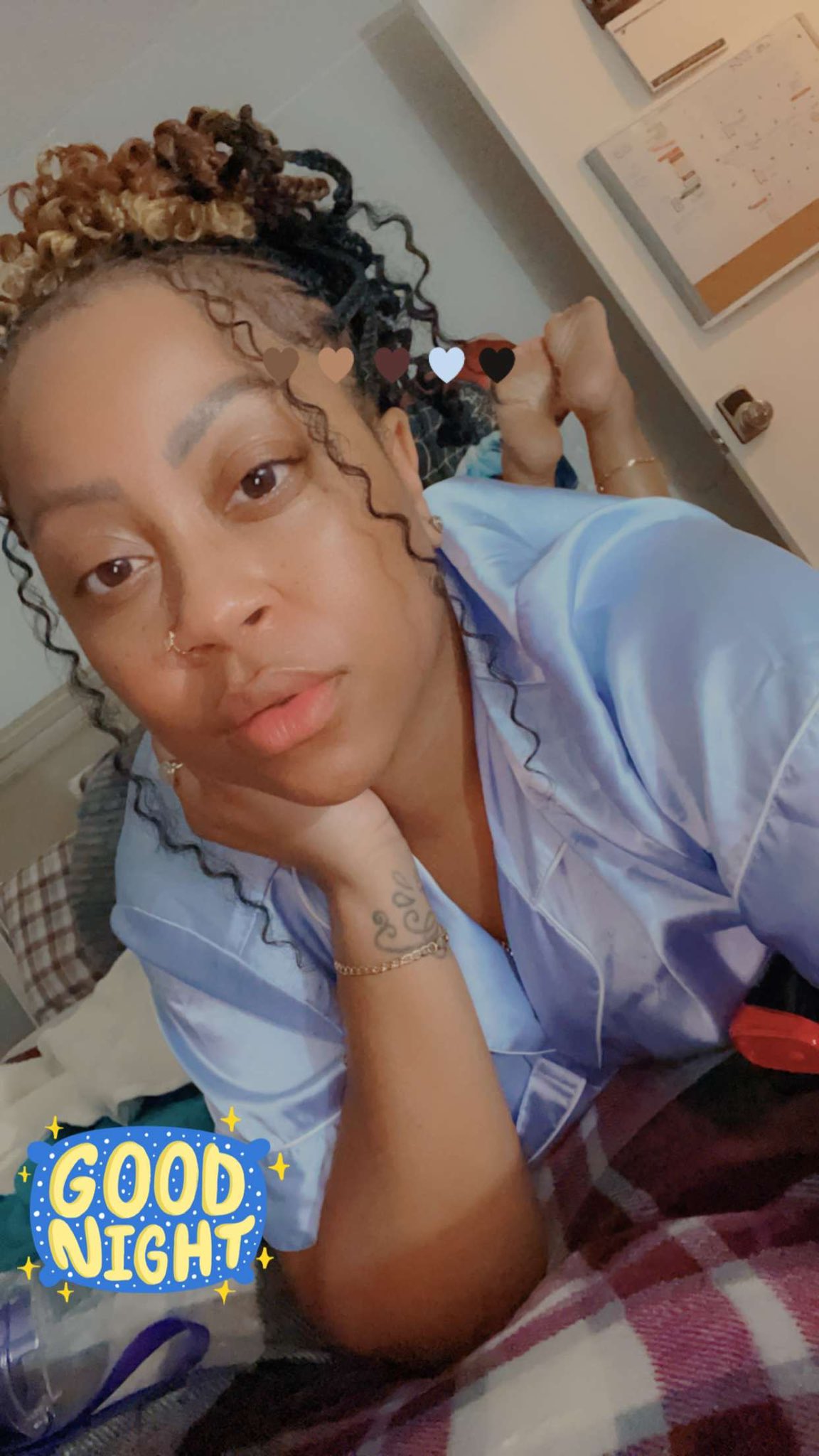 Which one of my fans wants to get my toes done tomorrow for me ? https://t.co/HVIwQIBcCy