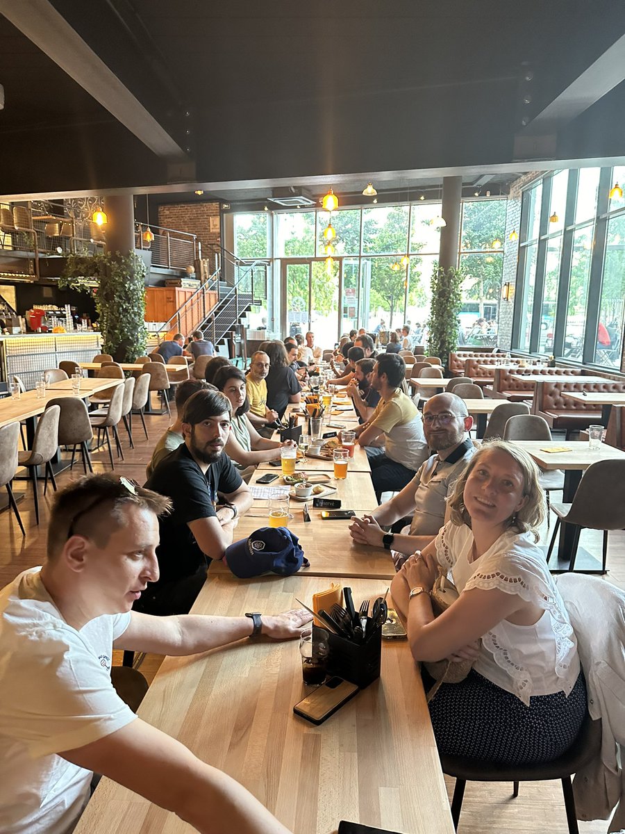 Hier c’était la soirée des speakers de #TechnWine ☺️ Et c’était une belle table 😍