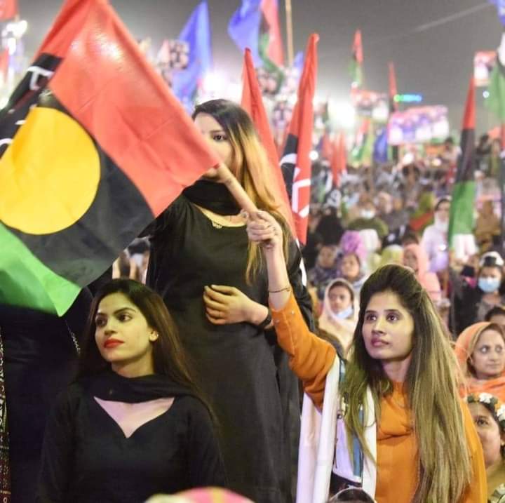 JenniferRaajput's tweet photo. Happy birthday to my most beloved confidant Thank you for being you. *HAPPY BIRTHDAY,* big sister. You're one of my biggest inspirations. Wishing you the best birthday ♥️🎂🫶🏻
Love you baji @RoomaMatto #MPAROOMAMUSHTAQMATTO🇱🇾 
@JavedNLaghari @FaryalTalpurPk @ShaziaAttaMarri @sherr https://t.co/YqSuSkprX3