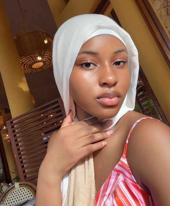 Aabiderh's tweet photo. Can I give you my number we chat on WhatsAp🥺 https://t.co/b09lq5Dwyz