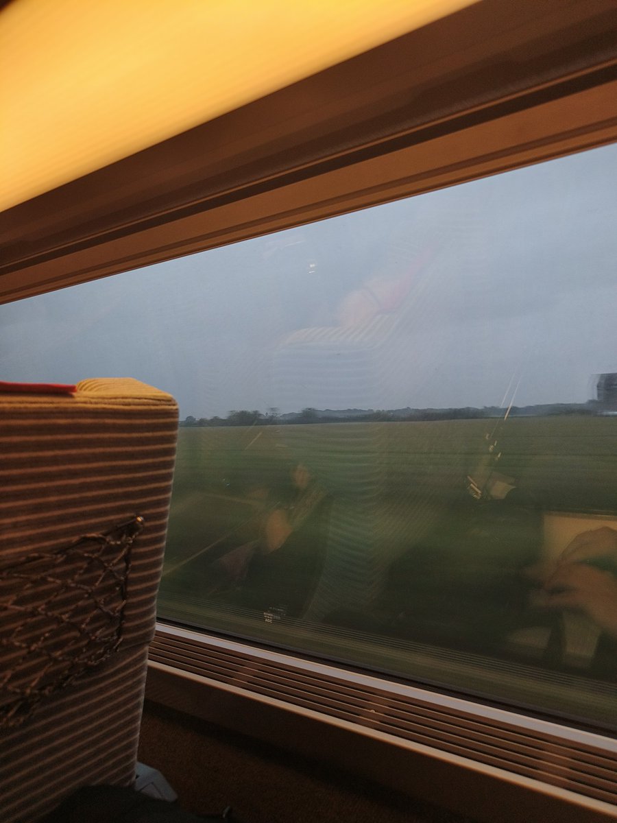 En route pour #TechnWine !! Merci <a href="/Cloud_Alpes/">Cloud Alpes la Conf 🎙️🏔️🍿</a> 
<a href="/k33g_org/">🖤 Ph. Charrière 🦋 k33gorg 💜 #wasm 💙 #brompton</a> on s'y croise ? 😉