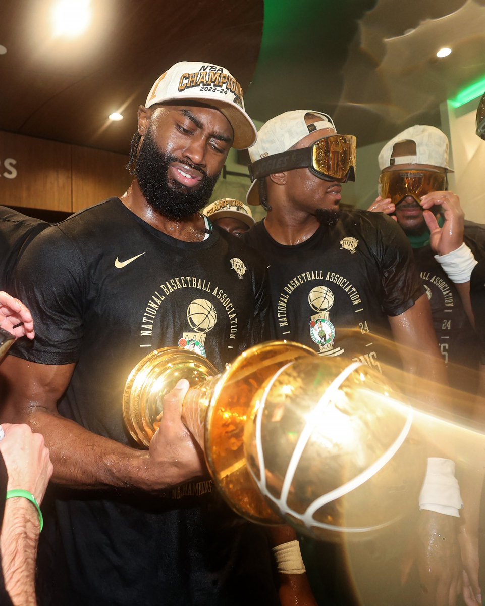 SLAMonline's tweet photo. Checkin in with the Champs. https://t.co/HwcQa8jgpq