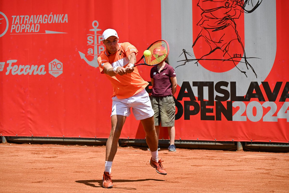 BratislavaOpen's tweet photo. Our singles champion @KamilMajchrzakk 🇵🇱🏆🥇👊😊👏🎾

Photos: @plachyphotography
.
.
.
@atpchallengertour
@BratislavaOpen
#BratislavaOpen #BratislavaOpen2024 https://t.co/DGcVKvzMcg
