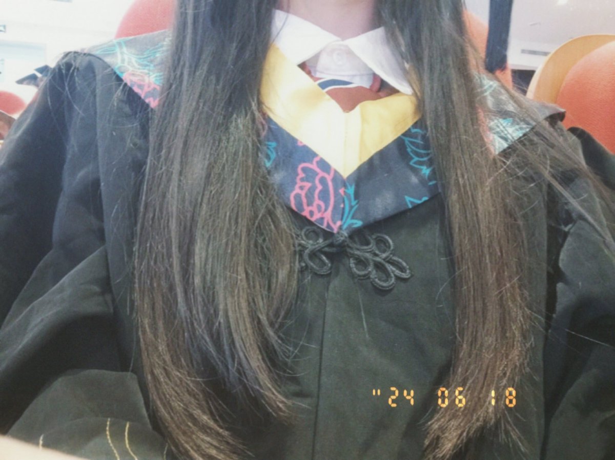 Summ_123's tweet photo. 拨完穗了👋
前程不用似锦，平安就好。
再见啦 https://t.co/PmMckLqFdo
