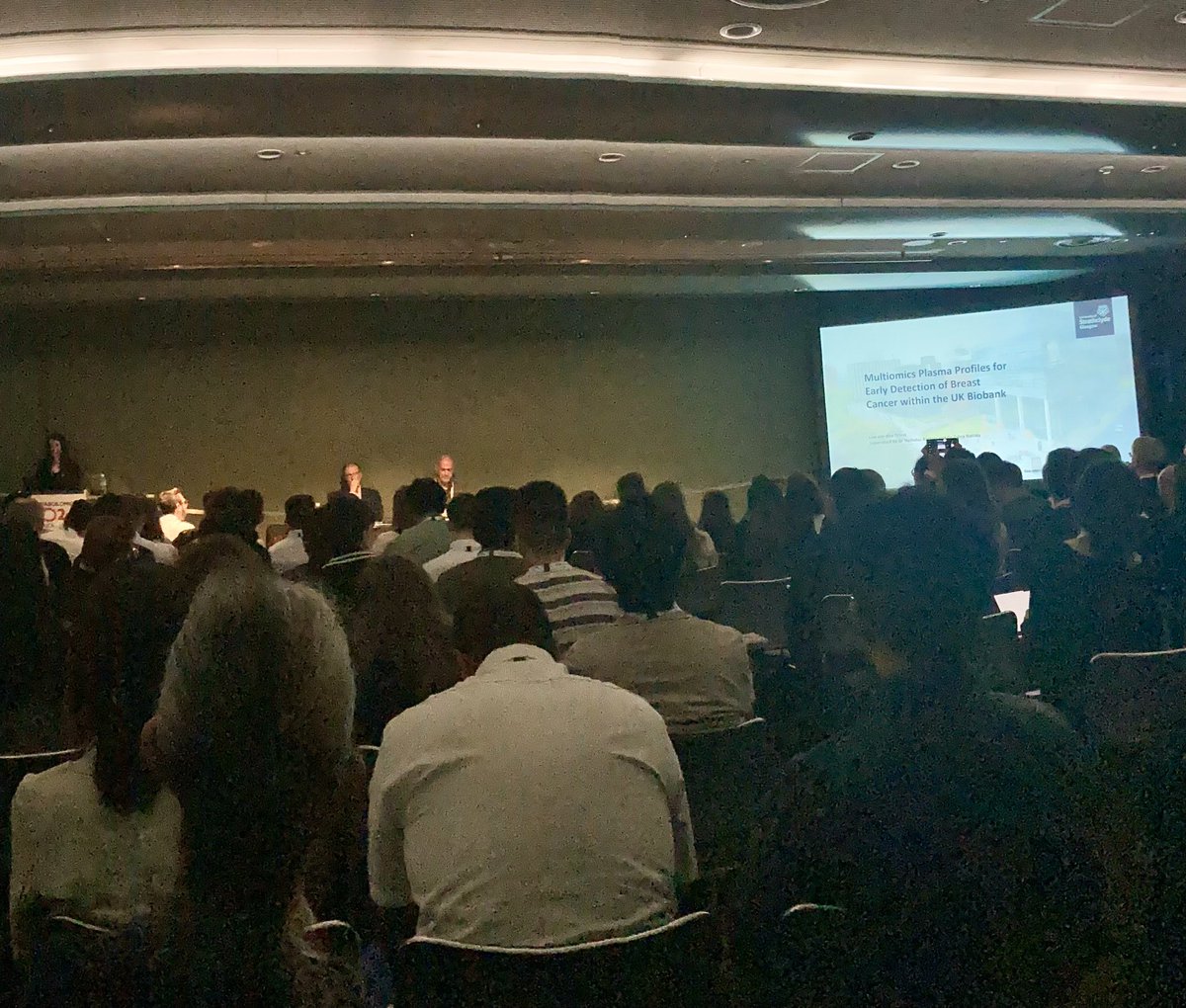 <a href="/LisavdDriest/">Lisa van den Driest</a> presenting her research using UK Biobank, very interesting! #metsoc2024 
Spotted my WoS TPD’s name on the end slide <a href="/AlisonLannigan/">Alison Lannigan</a> #collaboration