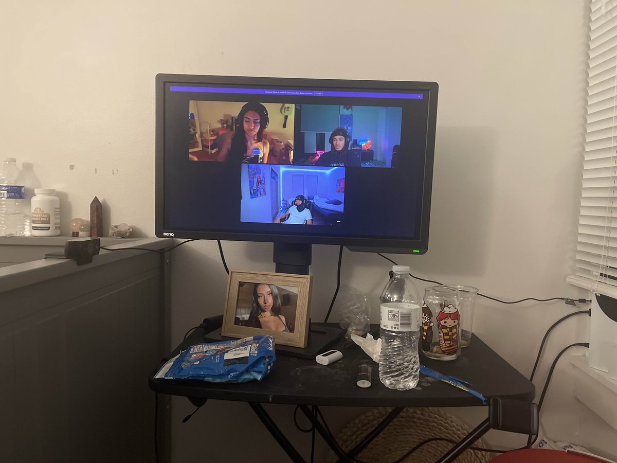 KaniRosi's tweet image. what the