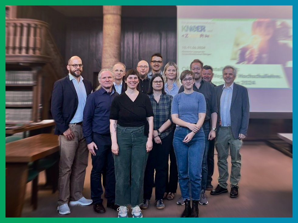 In Tübingens historischen Mauern erwachte die Zukunft: Bei der ersten KNOER-Tagung seit der Gründung 2022 trafen sich die mittlerweile 9 Partner. Immer noch beeindruckt von den Workshops und der Keynote, freuen wir uns sehr auf das, was sich entwickelt!🌟 kn-oer.de