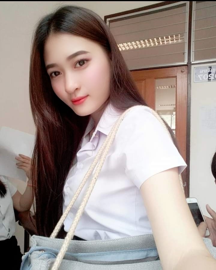 แก้วเหล้าอ่ะปล่อยบ้างพี่ มือฉันยังว่าง อยากจับไหม 555 😆
#กดรี #กดใจ #ติดตาม #ROSÉ #ทักษิณชินวัตร
#ไฮโซปิง #น้องแดน