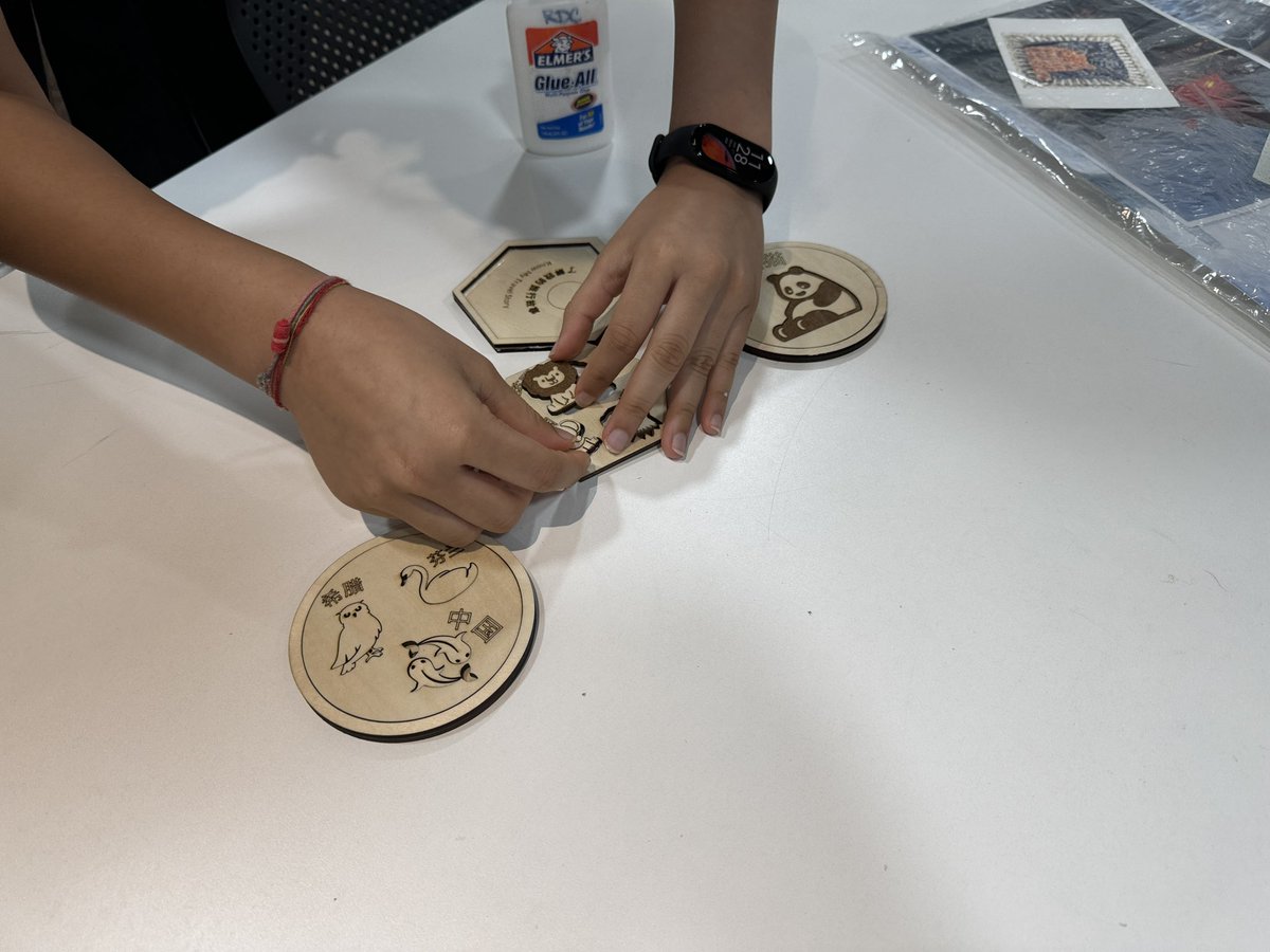 End of the year project - students made their own puzzles and embedded their Chinese animation in the design by using NFC. Super fun project that collects #makered, #coding and #chinese #language skills!! #Innovation #edtech