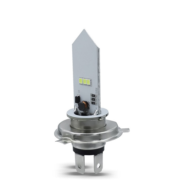 Yang_LEDsle's tweet image. 🏍️ Rev up your ride in Brazil with our top-selling H4 E LED Motorcycle Headlights! Brighten your journey with superior visibility and style. Ready to upgrade? 🌟 #MotorcycleLights #H4ELED #BrazilRiders #MotorcycleAccessories