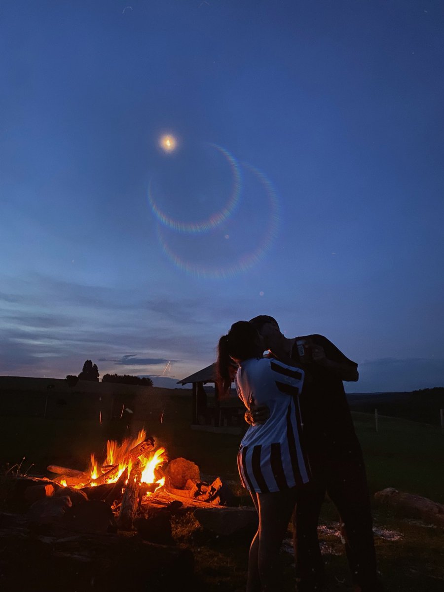 feliz dia meu amor, seu aniversário 
mas obrigada por tanto; que nossa capacidade de sonhar nunca se acabe, nossa disposição de correr atrás de tudo se multiplique, que Deus esteja sempre a nossa frente e que nunca falte amor nos nossos dias. Eu te amo João Pedro. <a href="/Ohjones_/">O H J O N E S !</a>