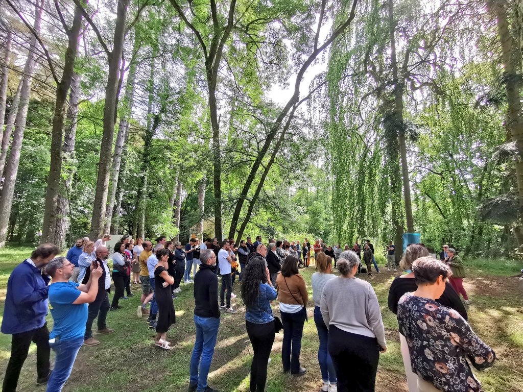 INRAE Grand Est - Nancy (@inrae_nancy) on Twitter photo Début de la Cérémonie de la passation de la Présidence du centre <a href="/INRAE_Nancy/">INRAE Grand Est - Nancy</a> au coeur de notre magnifique Arboretum 🌳
<a href="/FournierMeriem/">Meriem Fournier</a> : "Aujourd'hui est un jour d'émotions pour moi où je passe le flambeau à Christophe Schwartz" 🗝️ Début de la Cérémonie de la passation de la Présidence du centre <a href="/INRAE_Nancy/">INRAE Grand Est - Nancy</a> au coeur de notre magnifique Arboretum 🌳
<a href="/FournierMeriem/">Meriem Fournier</a> : "Aujourd'hui est un jour d'émotions pour moi où je passe le flambeau à Christophe Schwartz" 🗝️