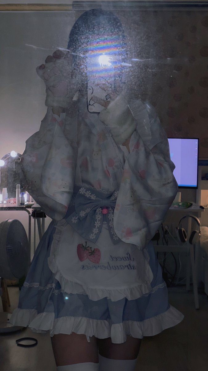 오랜만에 맘에 드는 옷이당 ㅎㅎㅎ
담에 제대로 찍어봐야징