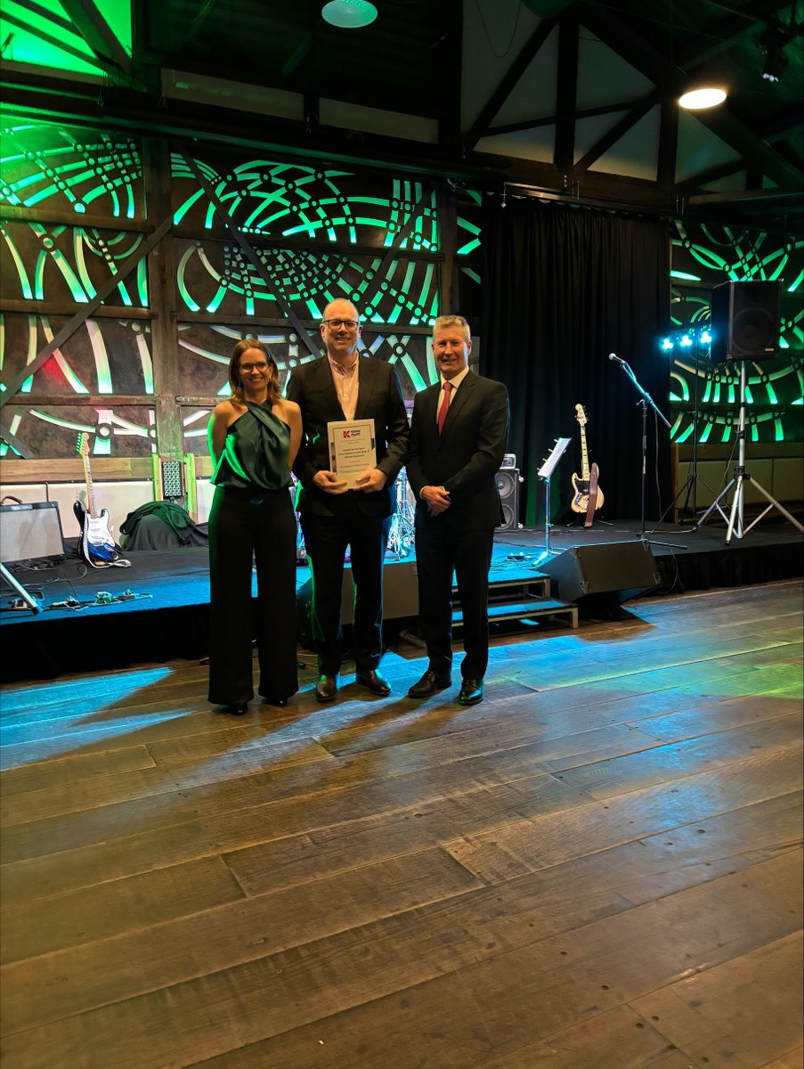 A/Prof William Mulley was awarded the best presentation in the field of Clinical Research <a href="/TSANZ_txsoc/">TSANZ</a>  Scientific Meeting last night. Congratulations!