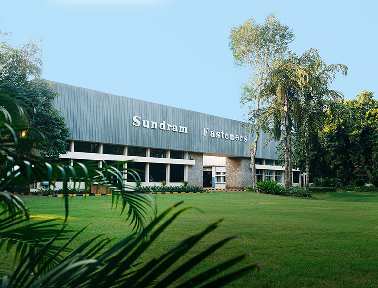 TnInvestment's tweet photo. #Chennai based leading auto parts manufacturer #Sundram Fasteners secures ₹4,000 Cr in EV orders, eyes further growth

- Sundram Fasteners is expanding capacity at its factories in #Mahindra City and Sri City near Chennai

https://t.co/ysujwhKSzz https://t.co/L471p076GD