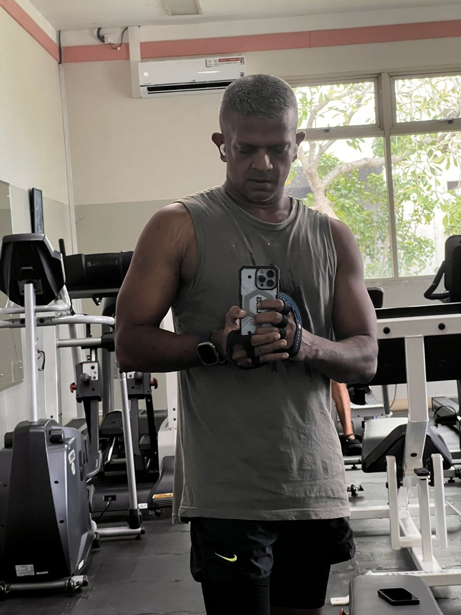 Sanjay ⏰ tweet media