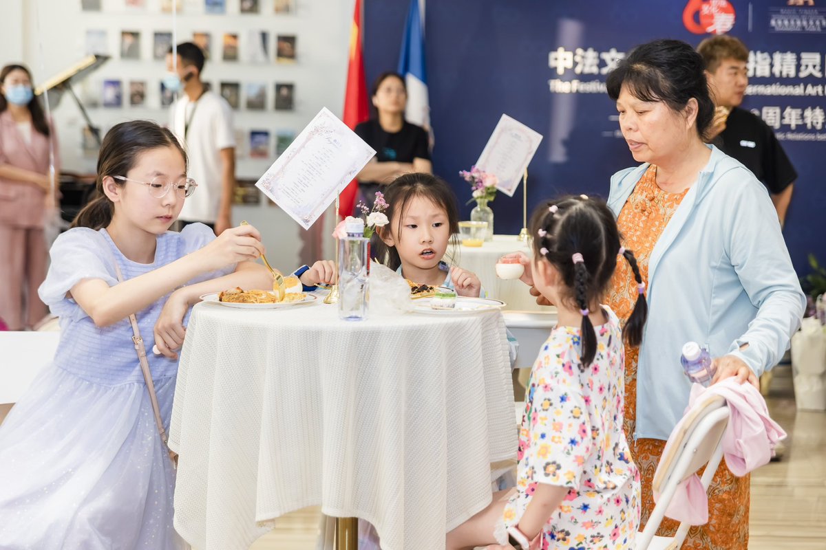 MF_Pianos's tweet photo. Fantastic personal concert on June 15th in Shanghai Xuhui Campus - 1 #LiuJianMusic #magicfinger #piano https://t.co/iu26njgoZw