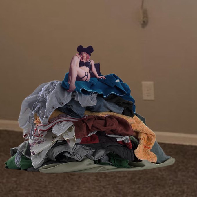 Im living in your dirty clothes 💕 i sniff them all day https://t.co/hUVuemZ0Uu