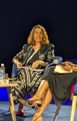 OpenOwnership's tweet photo. #IACC2024: @naticarfi @opendatacharter highlights some stark research findings:

➡️#AI governance doesn't equal responsible AI
➡️Limited mechanisms to protect human rights in context of AI
➡️But, international cooperation is found to be an important cornerstone to drive... https://t.co/WBZqXDnIX5