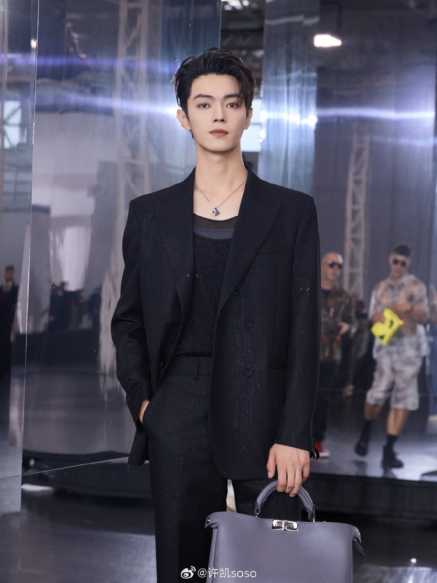 SwnPpm's tweet photo. @mintmag_th ขอบคุณ ที่เอ็นดูข่ายข่าย
Milan Fashion Week
#XuKaixFendiMFW
#สวีข่าย #XuKai 
#许凯 #Fendi https://t.co/xHkWFQAXhj