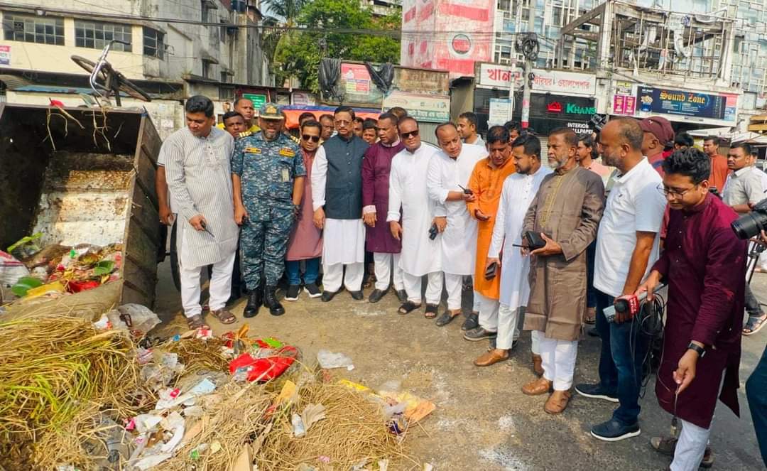 চট্টগ্রামে সাড়ে ৩টার মধ্যে ৮০ শতাংশ বর্জ্য পরিষ্কার করেছে চসিক