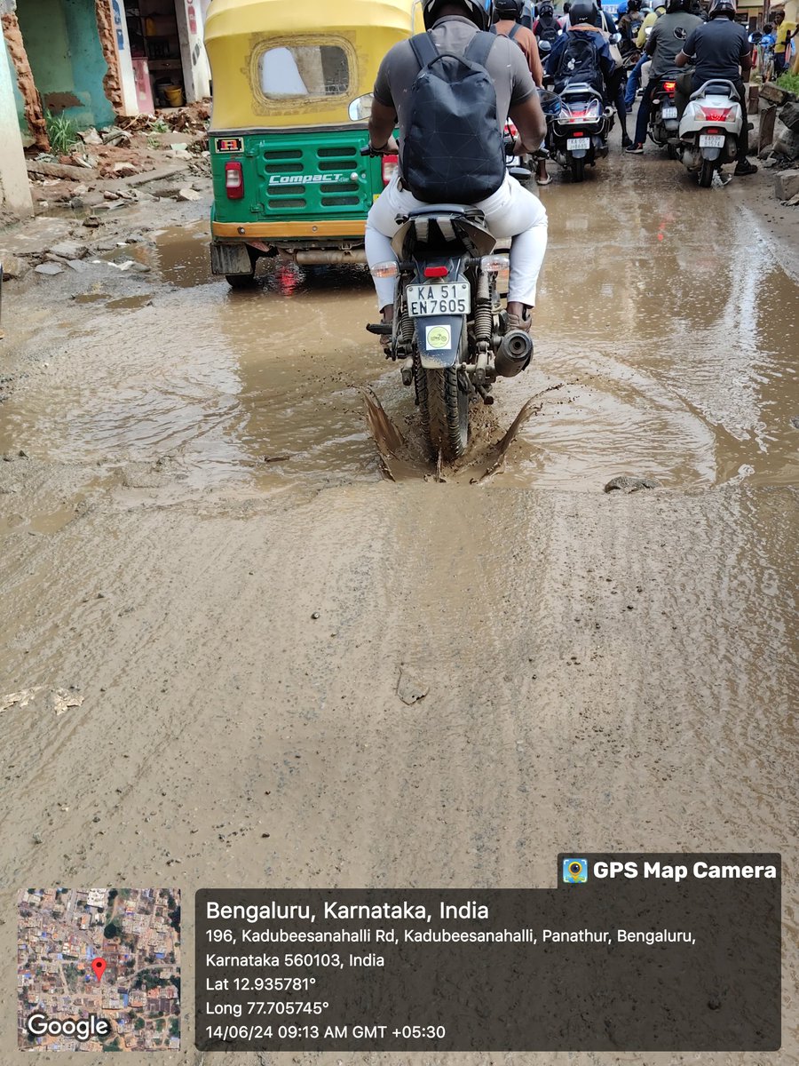 Sir in Balagere road near #IT hub, nothing is done, we are dying with these big craters. Ward engineers says they don't have funds, MLA team says no funds. Swalpa mahadevapurage bikshe haaki, uddara Maadi sir @BBMPCOMM <a href="/DKShivakumar/">DK Shivakumar</a> <a href="/MBPatil/">M B Patil</a> <a href="/osd_cmkarnataka/">Office of the OSD to CM Karnataka</a> no more companies in