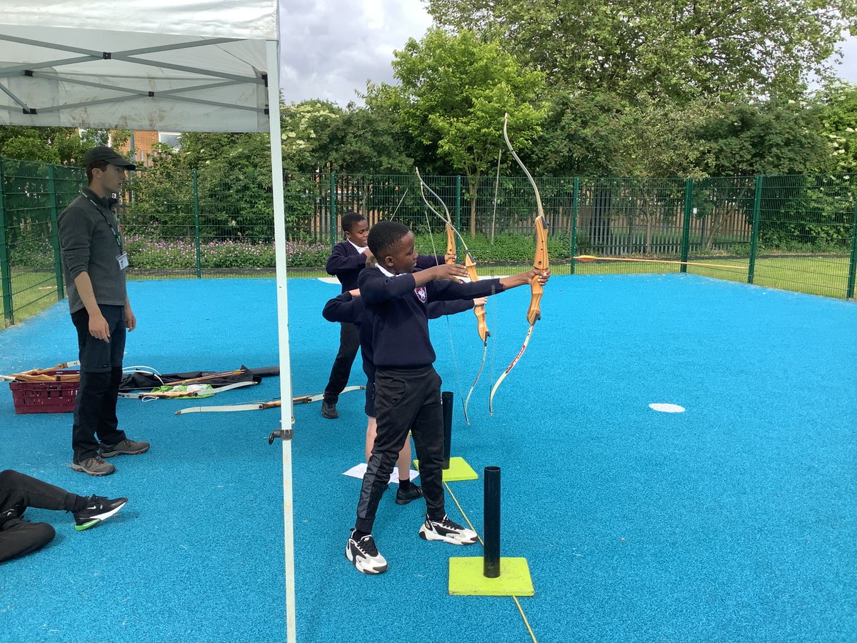 CE School of the Resurrection tweet media