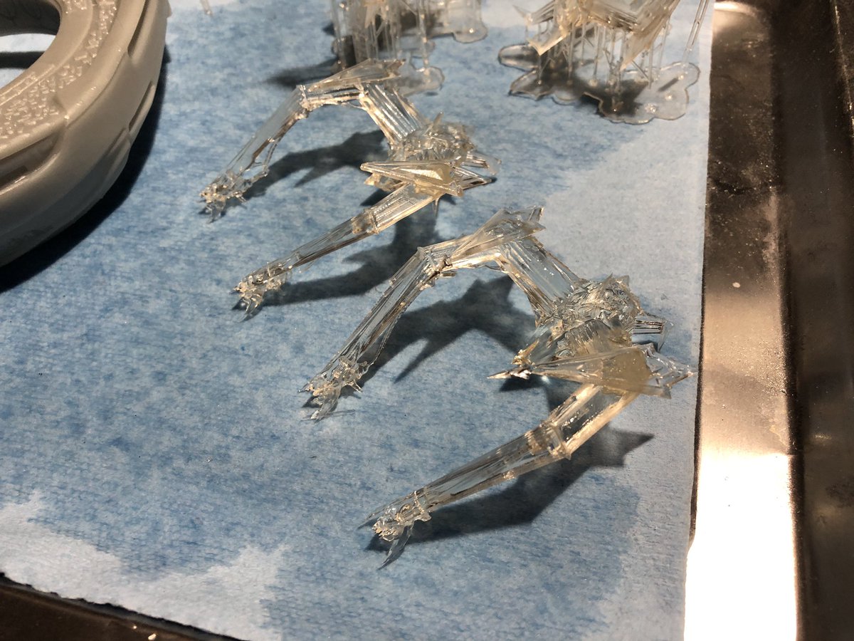 GeekToyLove's tweet photo. #printerbounty, finally circling back to reprint the Ori ship and this one came out great. Also a could of Drej fighters in clear resin to chase around the Valkyrie. Links to stls in comments https://t.co/p0NnKu1r1W