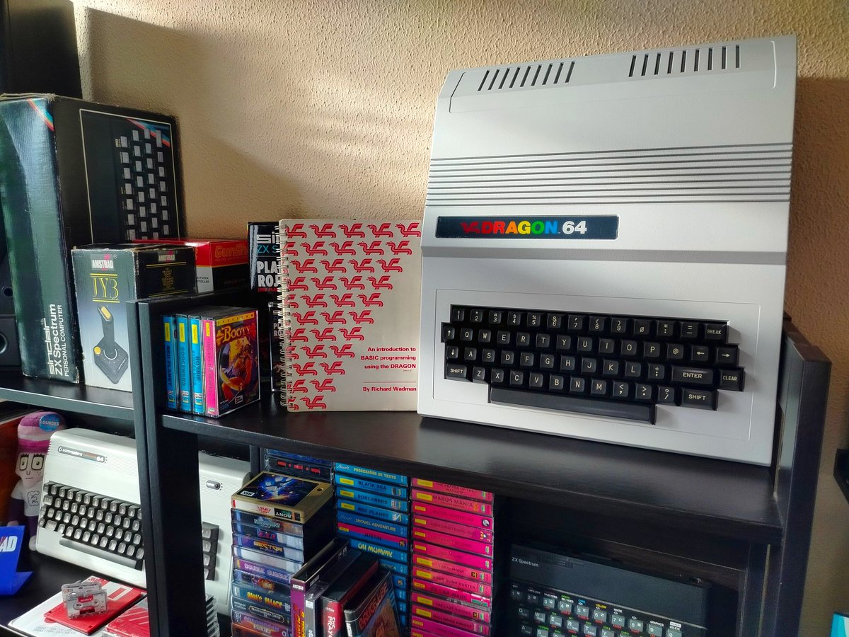 salvakantero's tweet photo. Con la carcasa restaurada y el recableado interno terminado ya está el Dragoncito guapo para la estantería, y sobre todo para ser usado próximamente 🐉
#retrocomputing #vintagecomputing #dragon64 https://t.co/nP0obR9Zwl