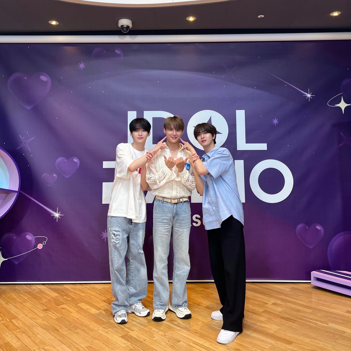 .૮₍つࡇ˂̣̣̥ ₎ა

파워아이돌 #크래비티
#정모 #원진 이와 아돌라에서😵‍💫
(아무래도 난 따라가기 힘들어..💗🏹)

#KIMJUNSU #金俊秀 #XIA
#XIA준수 #ジュンス #김준수
<a href="/CRAVITYstarship/">CRAVITY OFFICIAL</a> <a href="/idolradiokorea/">MBC 아이돌 라디오 (공식계정)</a>