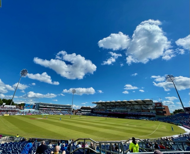 clivemiers's tweet photo. Sunday at the Cricket
#yorkshirecc #leeds https://t.co/Snk8bFv0Hh