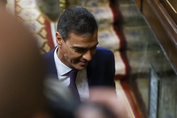 profsecundario's tweet image. España está inmersa, enfangada, en un régimen de despotismo iletrado. La cabeza de la nación la componen las mentes menos privilegiadas de la ideología más autoritaria que se conoce, un socialismo de seres menguados cuya capacidad de análisis ronda la nada, una incapacidad…