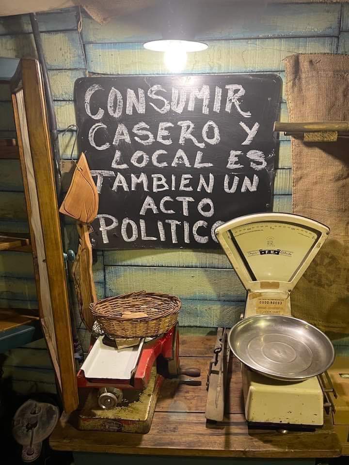 _manuelruiz's tweet photo. Consumimamos lo necesario, fresco, local y de temporada.
Algo que representa activar la economía local y defender nuestra cultura e identidad
#SaludPública
#soberaniaalimenticia
#consumorazonable
#andalucismo https://t.co/UZPlhCH0Dh