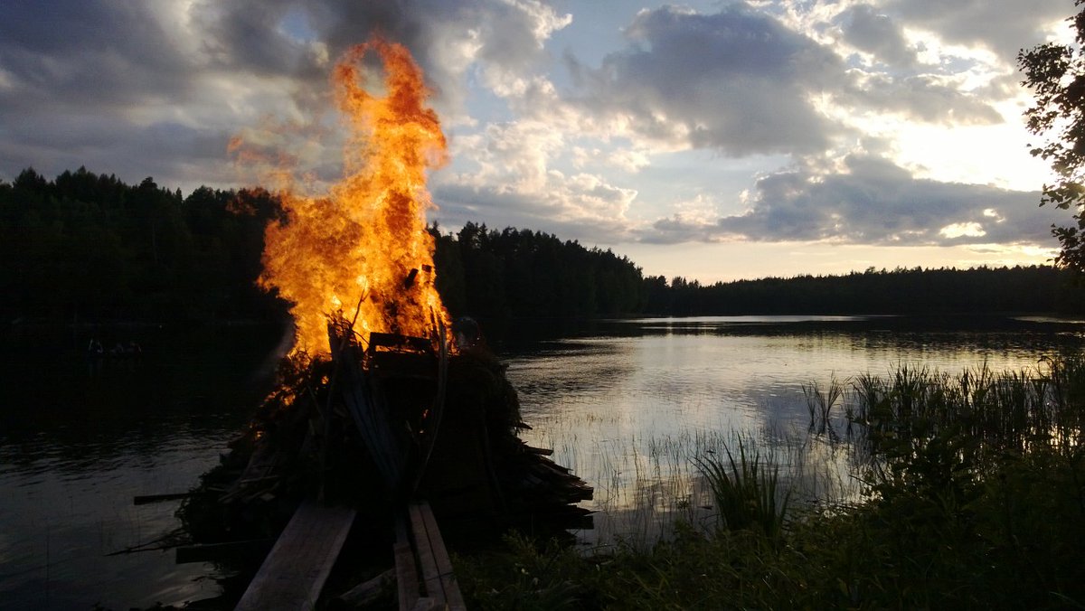 Juhannusviikon sää ratkaisee, onko juhannuskokkoa Päijät-Hämeen alueella mahdollista polttaa. "Kokon rakentaminen kannattaa aloittaa vasta aattoaamuna, jos maastopalovaroitusta ei ole alueelle annettu."
phpela.fi/tarkista-maast… #juhannus #kokko #päijäthäme #phpela #varoitus