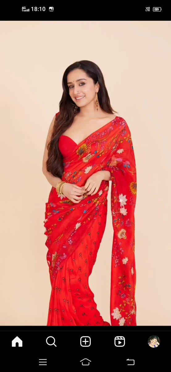 shraddhafan_grl's tweet image. this is literally the most beautiful red saree I&apos;ve ever seen!!!!