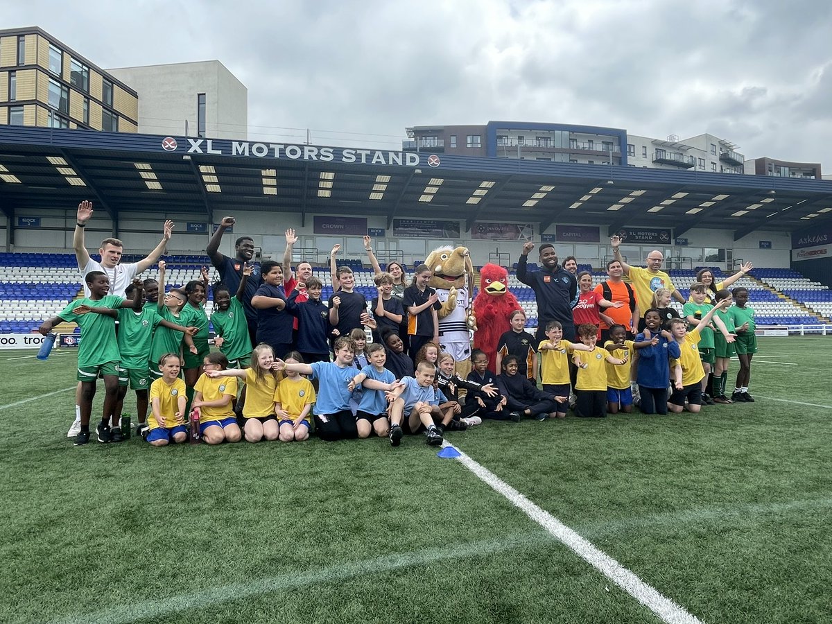 Child_Cov's tweet photo. We have welcomed the @Climate_Relay runners and the baton is here!
We are starting our sports workshop, watch this space! @MattJClayton @Jsorch85 @coventrycc @Climate_Relay #ParticipationTeamCov #ChildFriendlyCov #ClimateChange #BeActive #BeHealthy https://t.co/yehbjhO7Gy