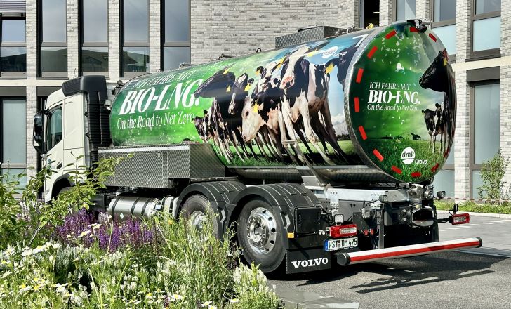 DMK is converting its fleet of milk trucks to Bio-LNG. Read more international-dairy.com/news/home/dmk-…