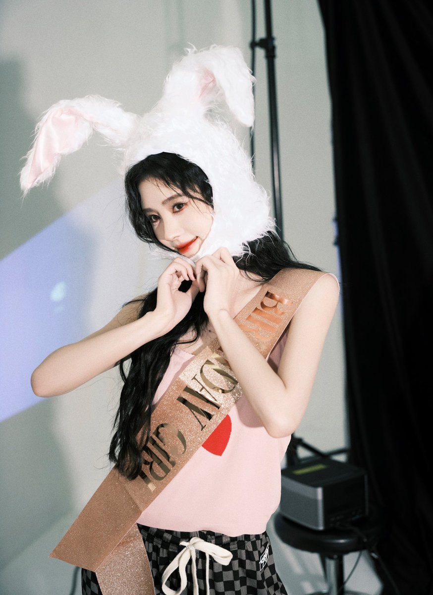 mal__t's tweet image. 2년 전 쥐징이 생일 포토…💃