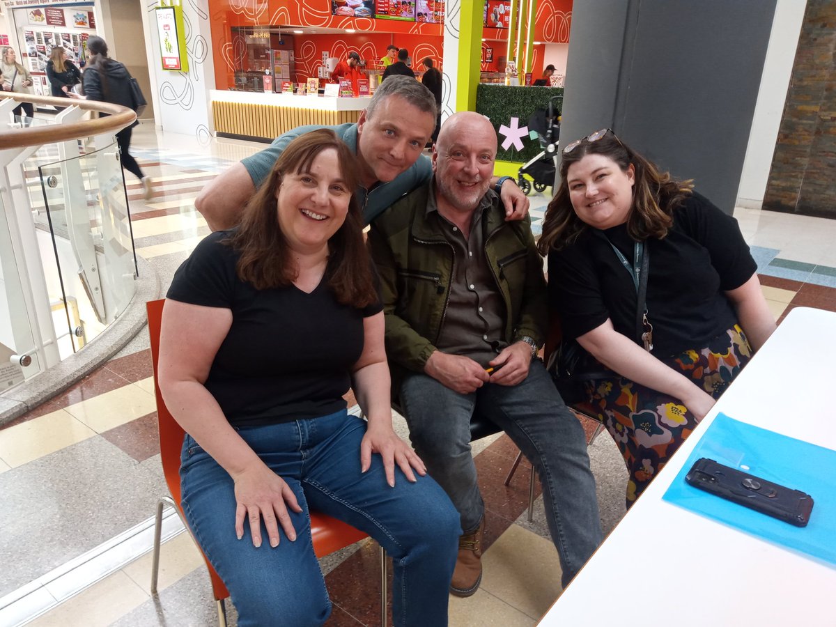 QVSchool's tweet photo. All the fun with #TeamWavell at @Braeheadcentre ♥️💛💚 https://t.co/XfyvpIHQXt