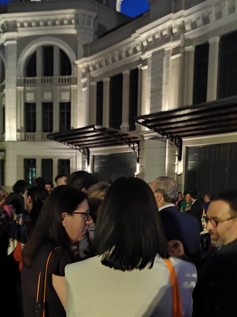 Ayer tuve el honor de ser invitado un nuevo año a la #GalaCOTEC2024 organizada por <a href="/Cotec_Innova/">Fundación Cotec</a> . Un evento para reflexionar sobre las tendencias que nos influyen, este año con el #lema #innovación y #democracia. Una gala muy cuidada y dinámica. Enhorabuena y muchas gracias 👏