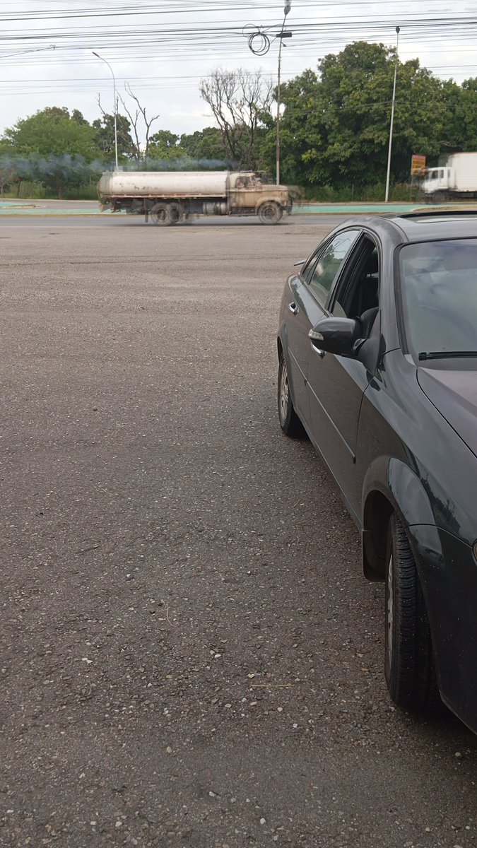 CodingWithFran's tweet image. This was supposed to be another day grinding at college.

But my car ended up damaged.

The journey to succeed is full of drawbacks and losses.

But it&apos;s worth it in the end.

Now I have another reason to work hard.

Buy a new car.