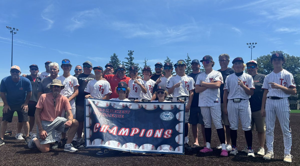 🚨🚨 These guys step up on special occasions. This weekend a come from behind victory with 5 runs in the ⬇️7️⃣ to win the 🏆 on Father’s Day against a good Bullettproof team at <a href="/965MCTourneys/">Midwest Challenge</a> 

Mother’s Day=💍🥇 
Father’s Day= 🏆🥇
<a href="/T3_Warhawks/">T3 Warhawks</a>