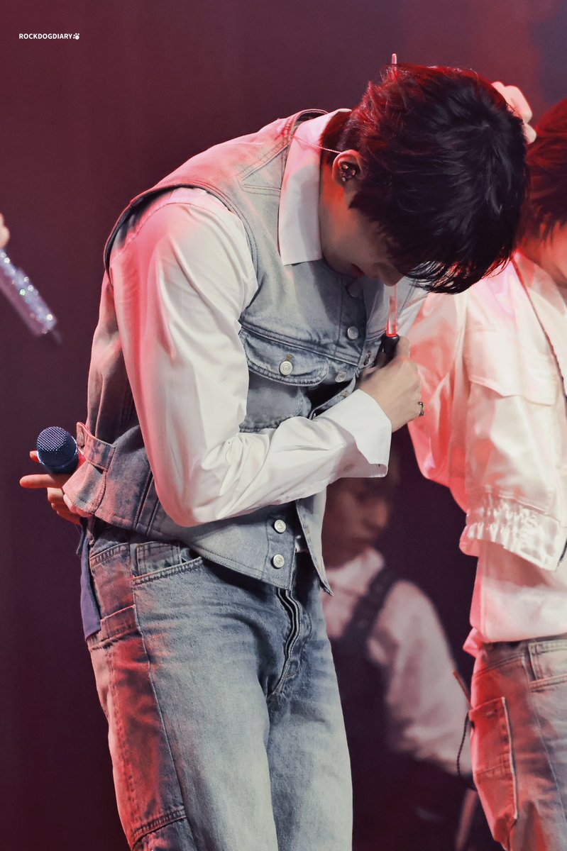 ς(⚯)240616

#원우 #전원우 
#WONWOO #ウォヌ
#세븐틴 #SEVENTEEN