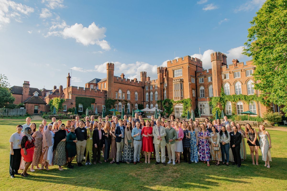 HonSocGraysInn's tweet photo. The student residential at Cumberland Lodge this year was amazing!
A big thank you to our trainers, Members and the Inn's Education team.
#StudentResidential #CumberlandLodge #QualifyingSession https://t.co/rhKvzNnLbk