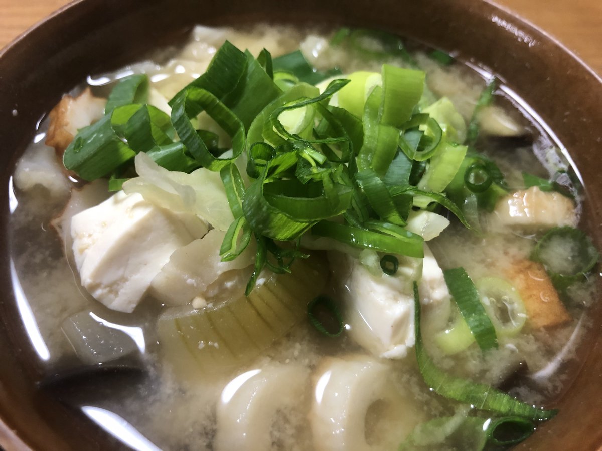 女王の晩御飯👑✨
豚丼＆具沢山味噌汁✨
いっぱい食べて更に大きくなります✨
#徳島サバゲー
#サバイバルゲーム
#cqbfieldalpha
#キッチン女王
#Tomo疑似餌店
#便利屋いのちゃん
#レディース脱毛サロンoneshot
#メンズ脱毛サロンoneshot