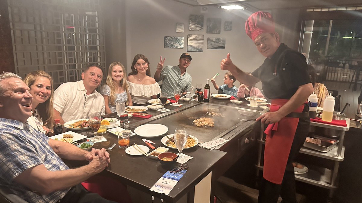 one8solutions's tweet photo. Jonathan also had a lovely dinner with @One8Solutions’ Operations Manager, Sandra Ursulo’s family. Great to see Sandra balancing the conference and making memories with her loved ones. ❤️
#SNH24 #ScalingNewHeights #ConferenceAdventures #FoodieAdventures https://t.co/kSlVOVCx2f